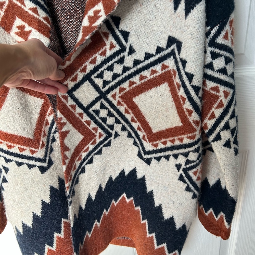 Tahari Brown White & Blue Aztec Print Chunky Open Front Cardigan Size XL - Picture 8 of 15